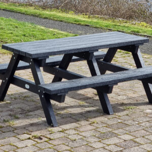 Picnic Table Clareen 02