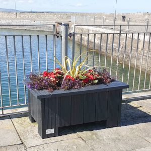 Planter decklan 001