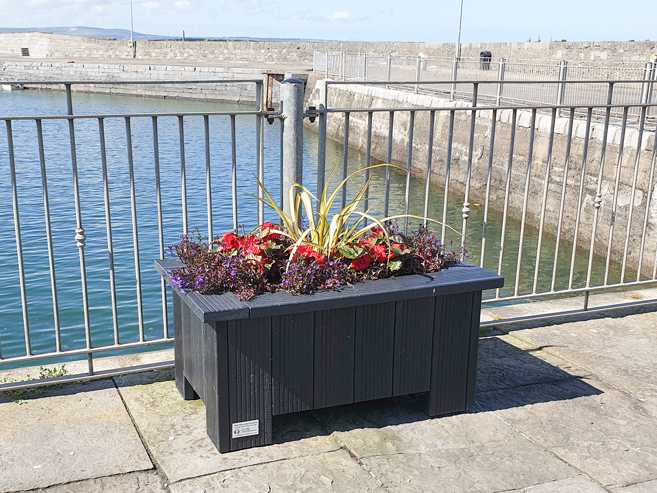 Planter decklan 001