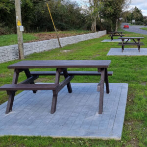 wheelchair acces picnic table 01