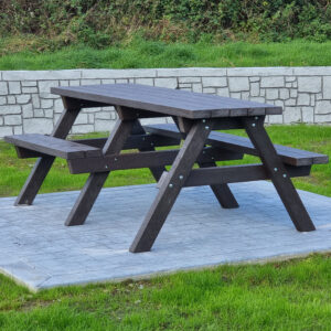 wheelchair acces picnic table 02