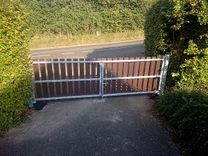 recycled plastic gates photo5