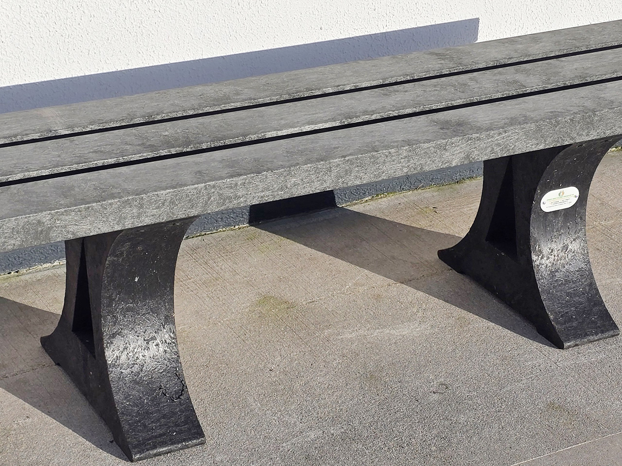 Bench chestnut black grey 002