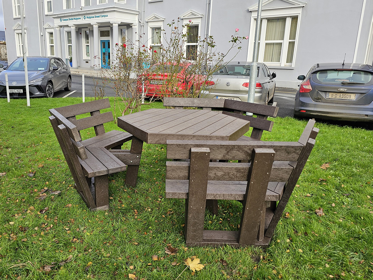 picnic table Hex with Backrest 001