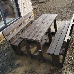 picnic table walk in 002